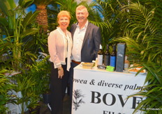 Christel Cornelis en Ignace Bondroit van Bovel & co, die behalve voor de groene planten ook reclame maakten voor de wijn van Simon & en Sofie (dochter van Christel), die in Spanje een eigen wijngaard hebben.